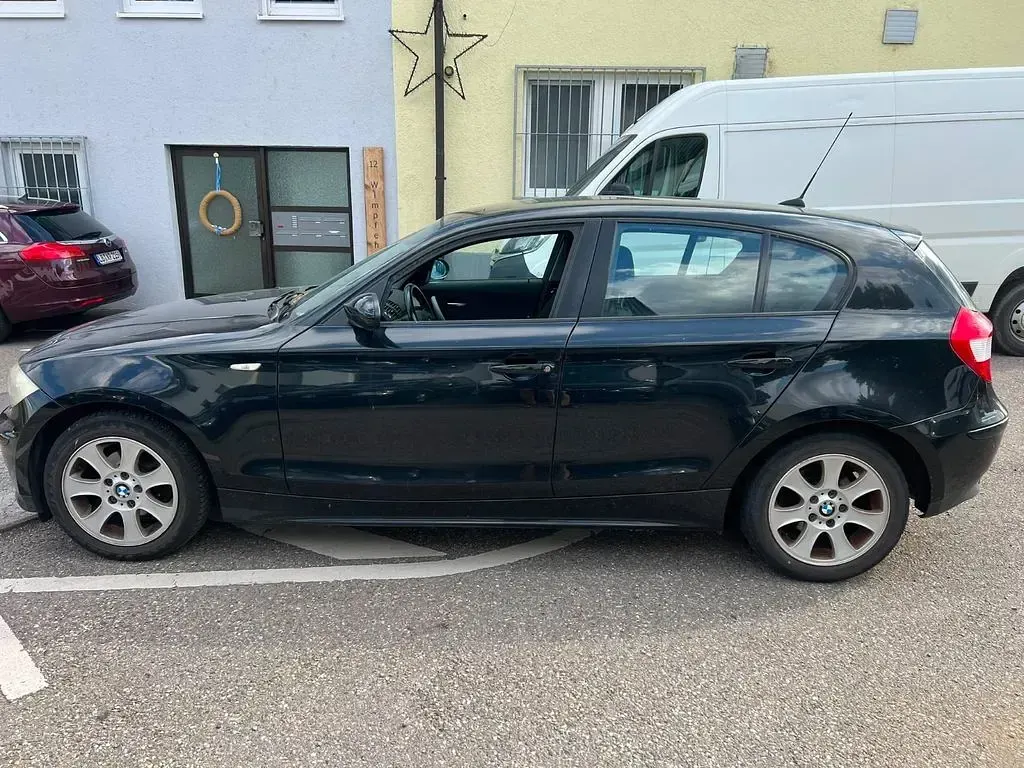 Gebraucht BMW 118 129 PS (94 kW) 2005 Schwarz Kleinwagen