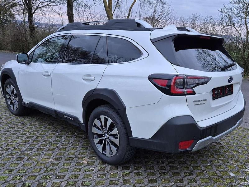 Gebraucht Subaru Outback Platinum 169 PS (124 kW) 2025 Weiß Kombi