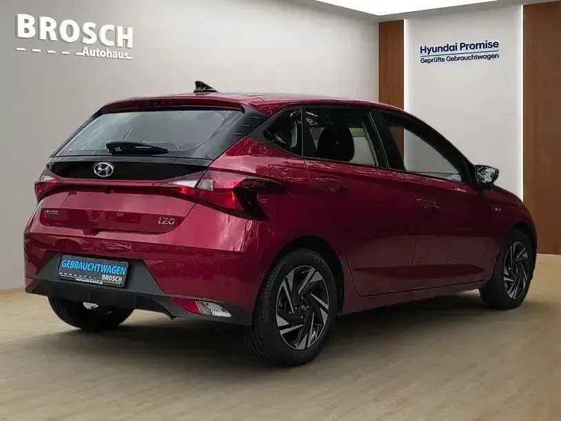 Gebraucht Hyundai i20 Trend 101 PS (74 kW) 2022 Rot Kleinwagen