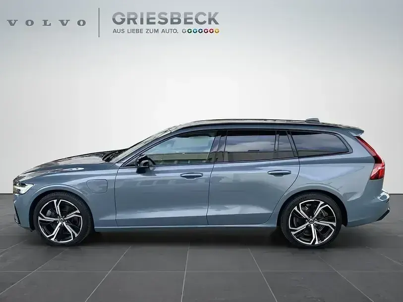 Gebraucht Volvo V60 Plus 455 PS (334 kW) 2023 Thunder grey / metallic Kombi