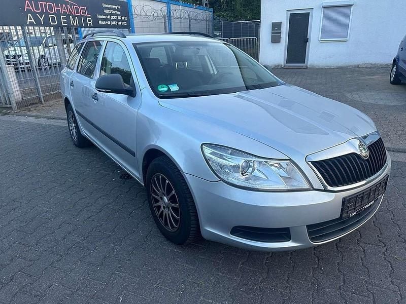 Gebraucht Skoda Octavia Classic 122 PS (89 kW) 2011 Silber Kombi