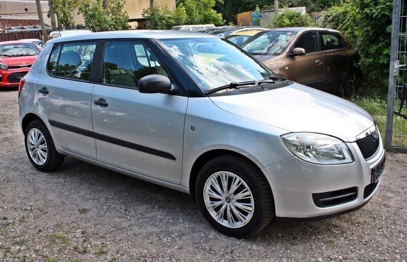 Silber Gebraucht 2009 Skoda Fabia Cool Edition Limousine | 3.999 € (Etwas zu teuer) - Bild 1/4