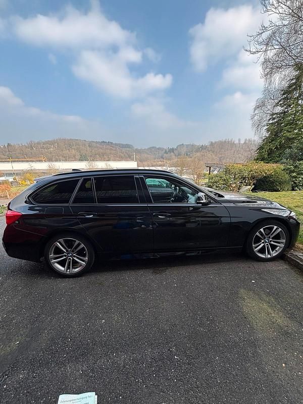 Gebraucht BMW 320 Shadowline 190 PS (139 kW) 2018 Schwarz Kombi