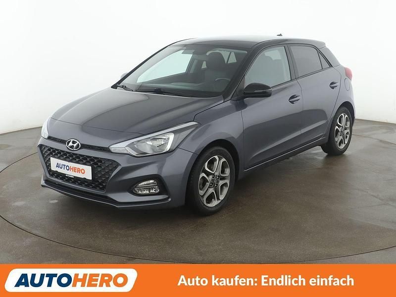 Gebraucht Hyundai i20 Active 101 PS (74 kW) 2020 Grau Kleinwagen