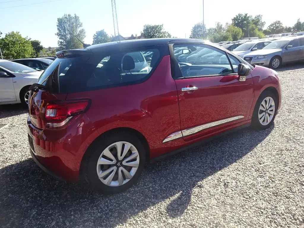 Gebraucht Citroën DS3 Chic 82 PS (60 kW) 2013 Rot Limousine