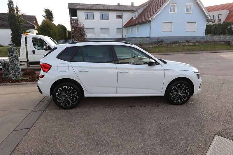 Gebraucht Skoda Kamiq Selection 95 PS (69 kW) 2024 Bila moon/moon white SUV