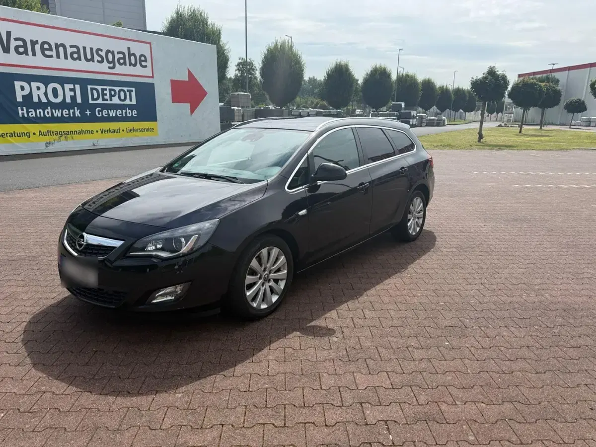 Gebraucht Opel Astra 160 PS (117 kW) 2010 Schwarz Kombi