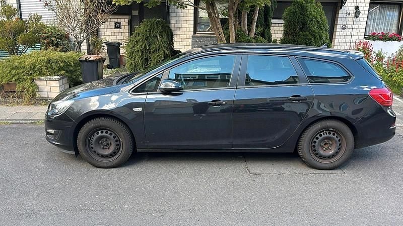 Schwarz Gebraucht 2015 Opel Astra Kombi | 4.000 € (Superpreis) - Bild 1/4