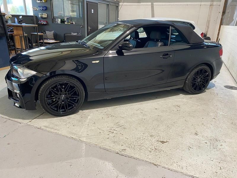 Schwarz Gebraucht 2009 BMW 118 Cabriolet Cabrio | 7.990 € (Superpreis) - Bild 1/4