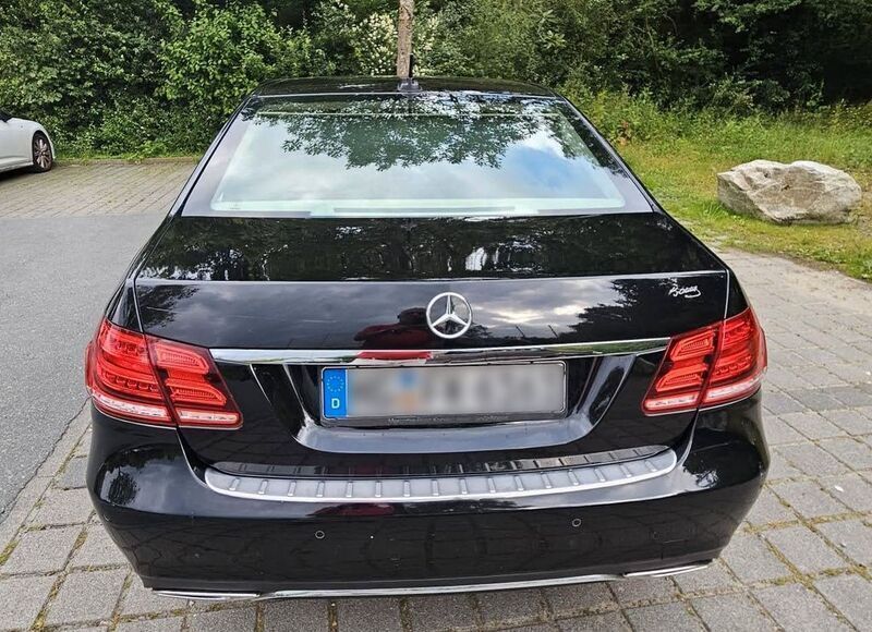 Gebraucht Mercedes E220 170 PS (125 kW) 2014 Schwarz Limousine