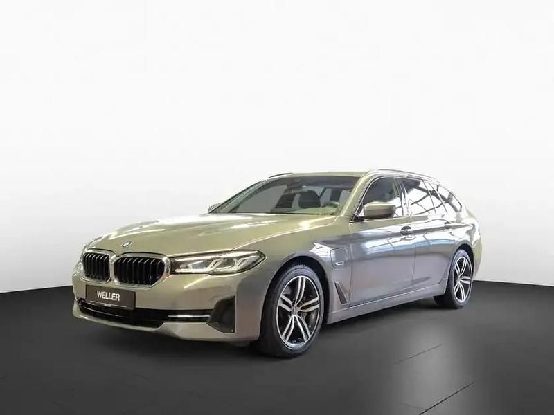 Gebraucht BMW 530e Shadowline 292 PS (214 kW) 2022 Berninagrau (grau) Kombi