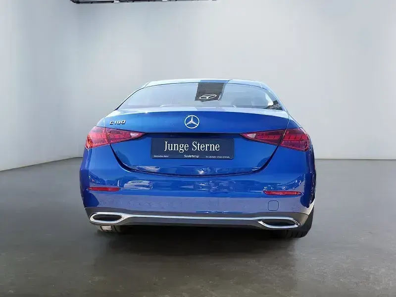 Gebraucht Mercedes C180 Avantgarde 170 PS (125 kW) 2022 Blau Limousine