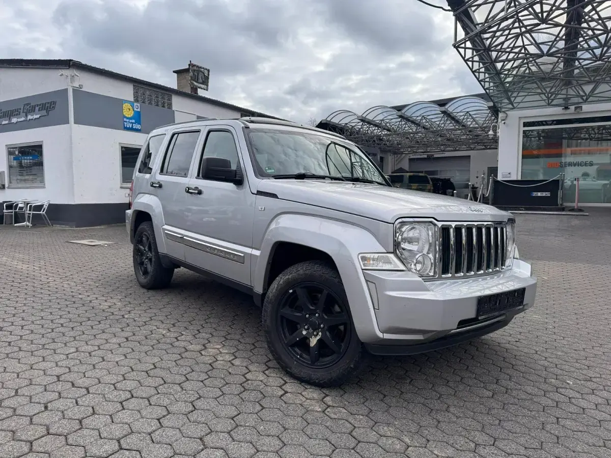 Brugt Jeep Cherokee 176 HK (129 kW) 2008 SUV