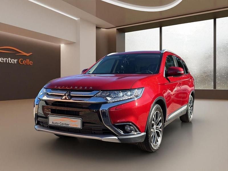 Rot Gebraucht 2017 Mitsubishi Outlander Diamant Edition SUV | 14.990 € (Fairer Preis) - Bild 1/4