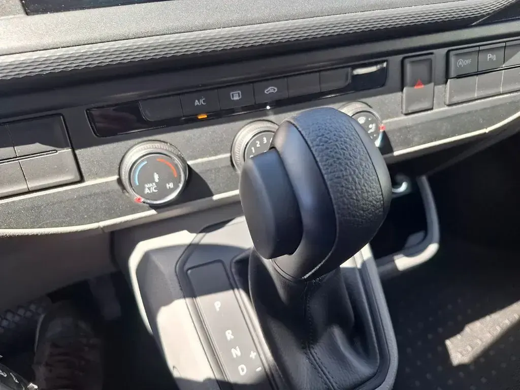 Gebraucht VW T6.1 150 PS (110 kW) 2021 Weiß Van