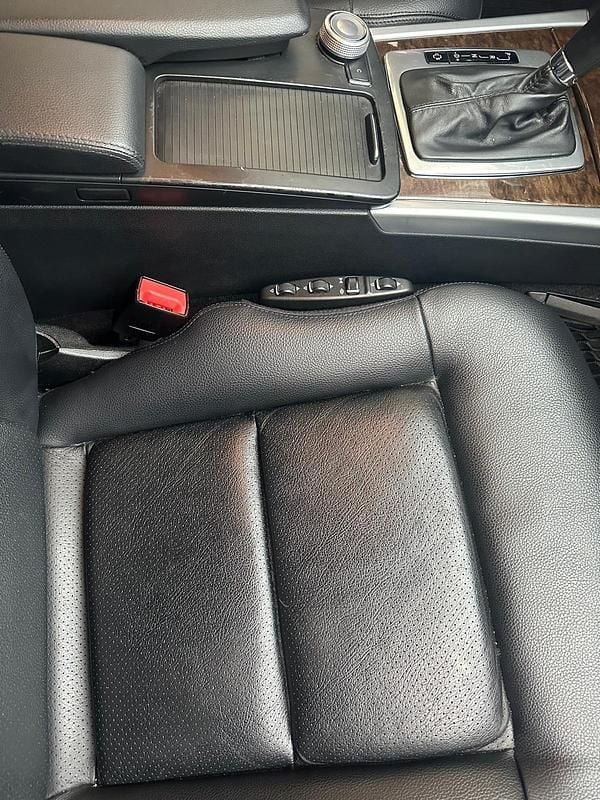 Second-hand Mercedes E250 204 CP (150 kW) 2010 Negru Break