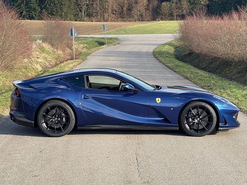Gebraucht Ferrari 812 799 PS (587 kW) 2018 Blu tour de france Coupé