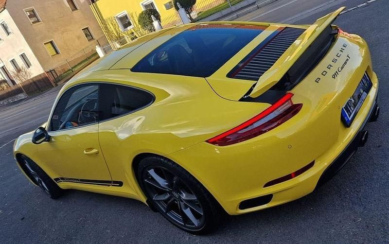 Gebraucht Porsche 911 Carrera 370 PS (272 kW) 2018 Gelb Coupé