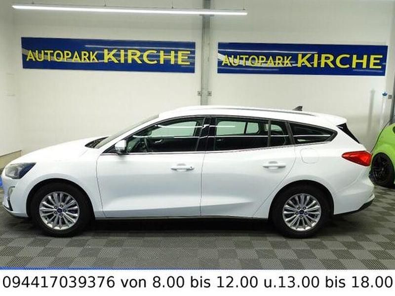 Gebraucht Ford Focus Titanium 125 PS (91 kW) 2021 Frozen white Kombi