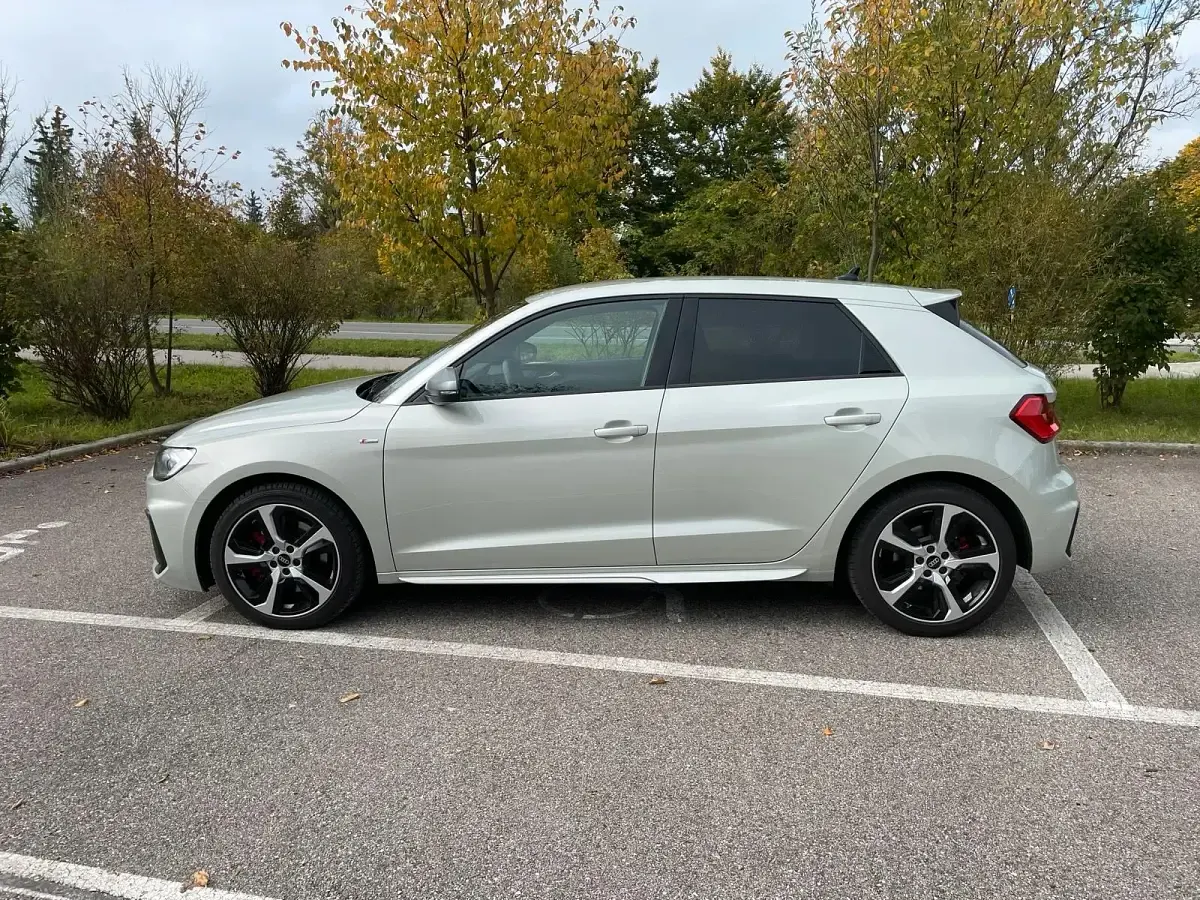 Gebraucht Audi A1 S-Line 207 PS (152 kW) 2023 Silber SUV