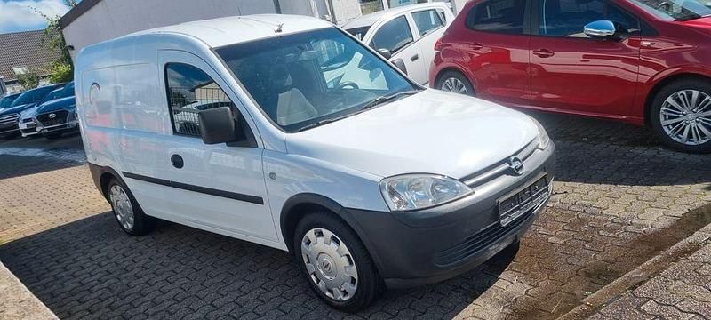 Gebraucht Opel Combo 94 PS (69 kW) 2010 Weiß Van / Kleinbus