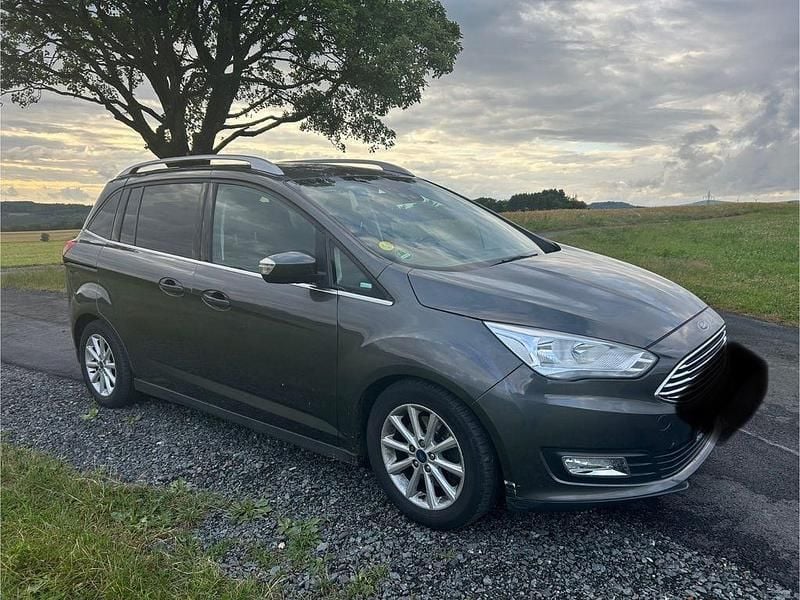 Grau Gebraucht 2016 Ford Grand C-Max Titanium Van / Kleinbus | 7.600 € (Guter Preis) - Bild 1/4