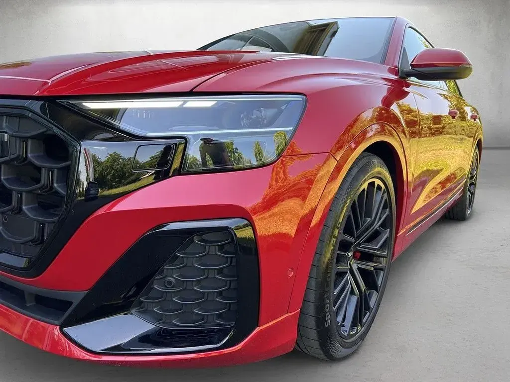 Gebraucht Audi Q8 S-Line 286 PS (210 kW) 2025 Chilirot metallic SUV
