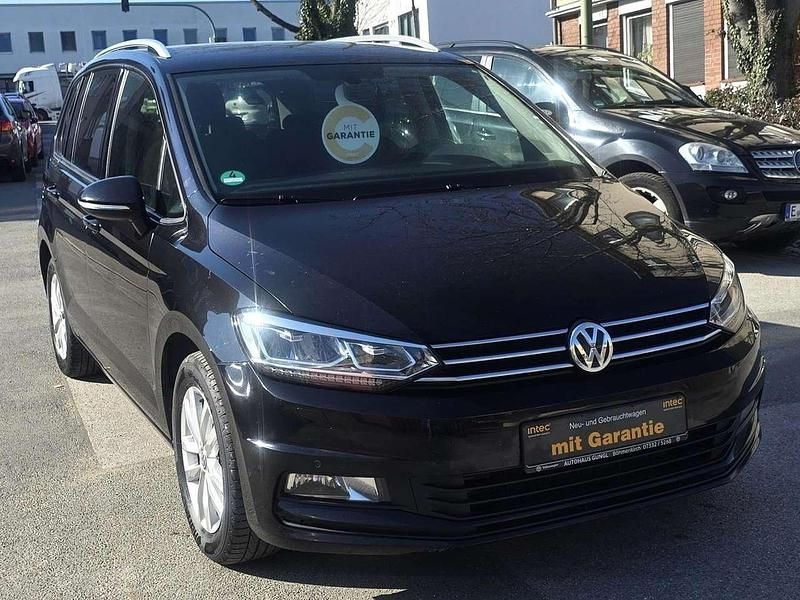 Gebraucht VW Touran 150 PS (110 kW) 2016 Schwarz Van / Kleinbus