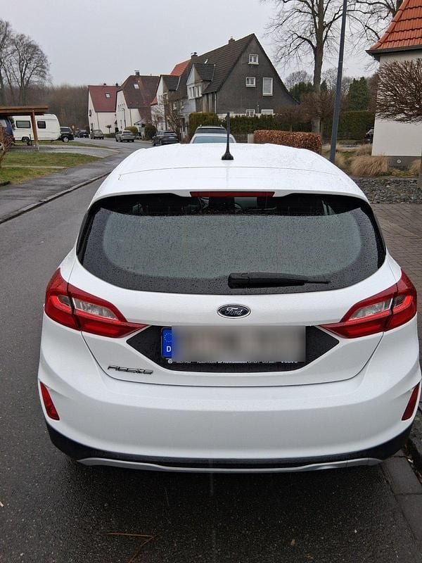 Gebraucht Ford Fiesta Active 86 PS (63 kW) 2019 Weiß Limousine