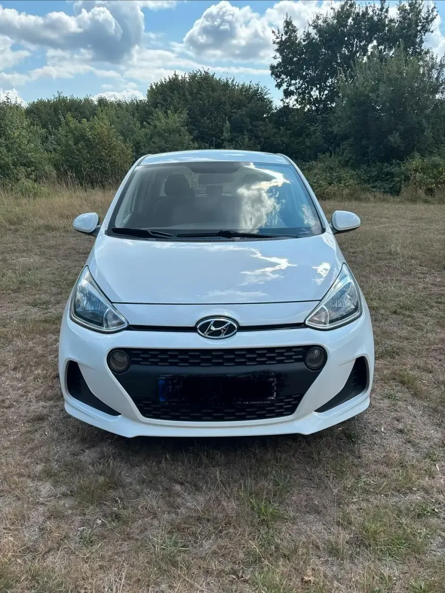 Gebraucht Hyundai i10 65 PS (47 kW) 2018 Weiß Kleinwagen