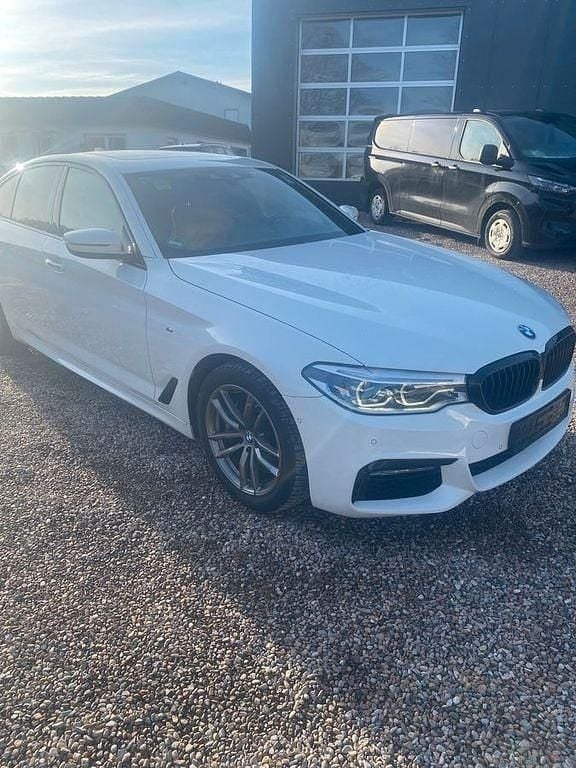 Weiß Gebraucht 2017 BMW 540 M Sport Limousine | 21.400 € (Guter Preis) - Bild 1/4