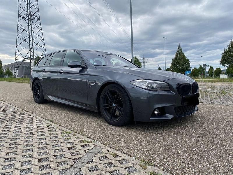 Grau Gebraucht 2015 BMW 535 Performance Kombi | 20.300 € (Fairer Preis) - Bild 1/4