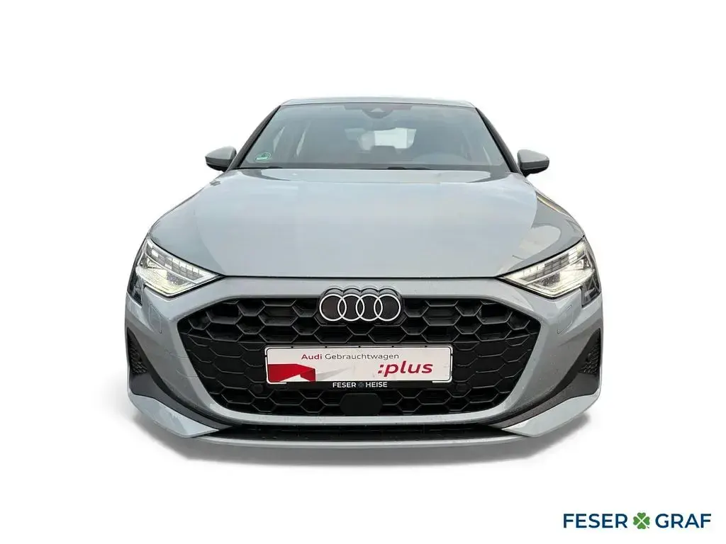 Käytetty Audi A3 Ambiente 204 HP (150 kW) 2025 Harmaa Sedan