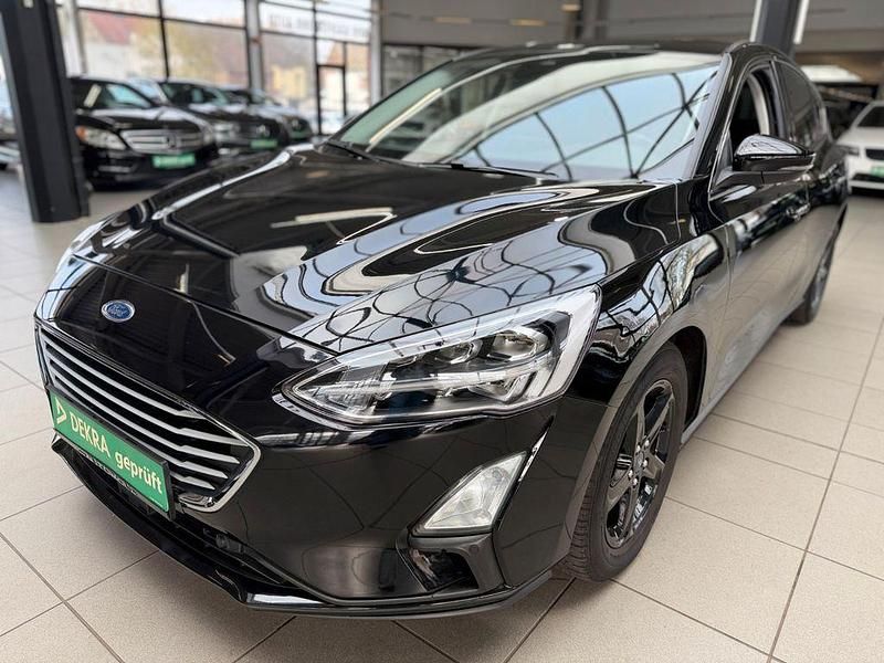 Gebraucht Ford Focus Cool & Connect 101 PS (74 kW) 2018 Schwarz Limousine