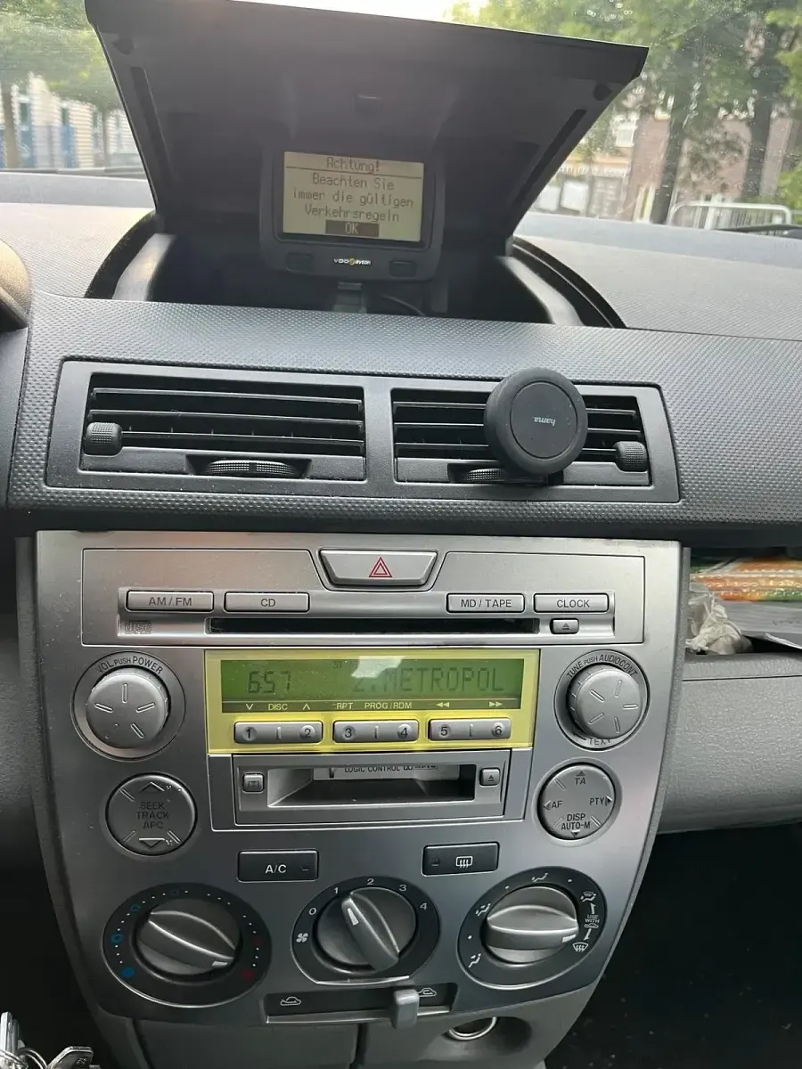 Używany Mazda 2 82 KM (60 kW) 2004 Srebrny Hatchback