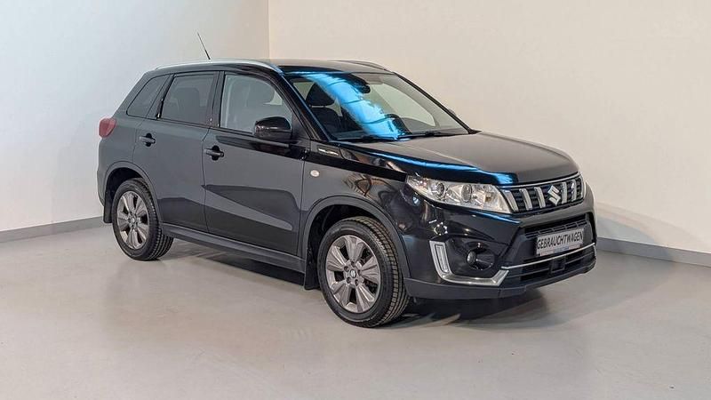 Schwarz Gebraucht 2019 Suzuki Vitara Comfort SUV | 13.890 € (Fairer Preis) - Bild 1/4