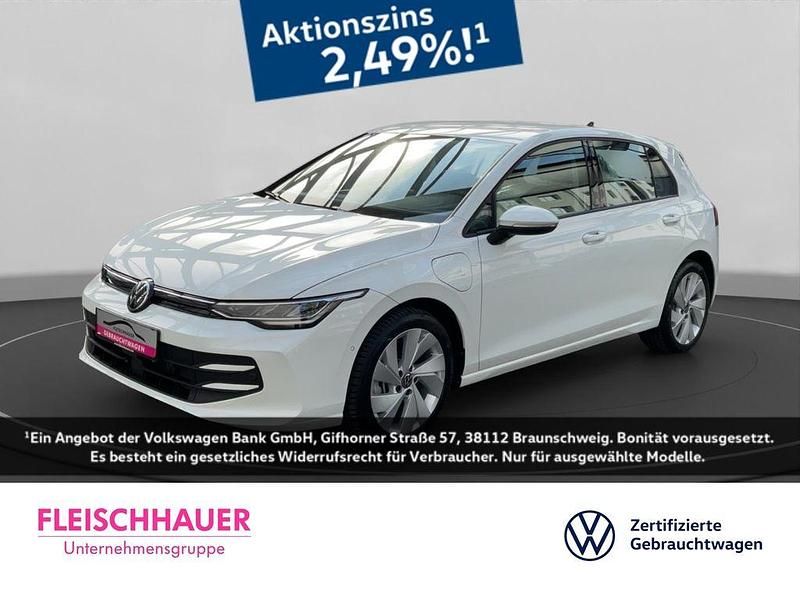Gebraucht VW Golf VIII 204 PS (150 kW) 2025 Weiss Limousine
