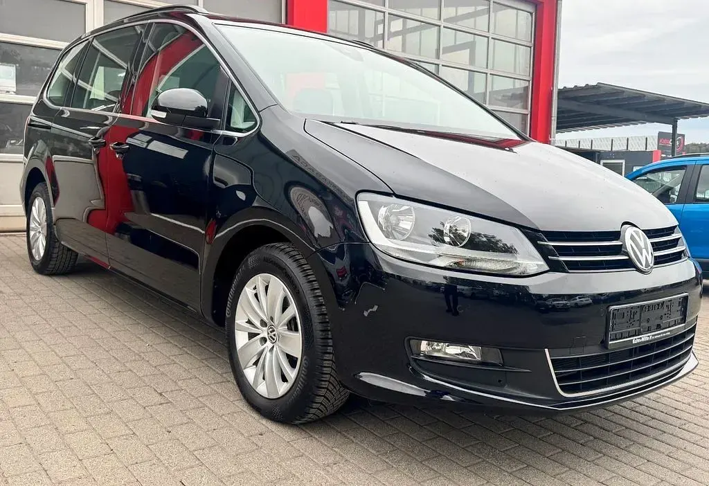 Gebraucht VW Sharan 150 PS (110 kW) 2022 Schwarz Van / Kleinbus