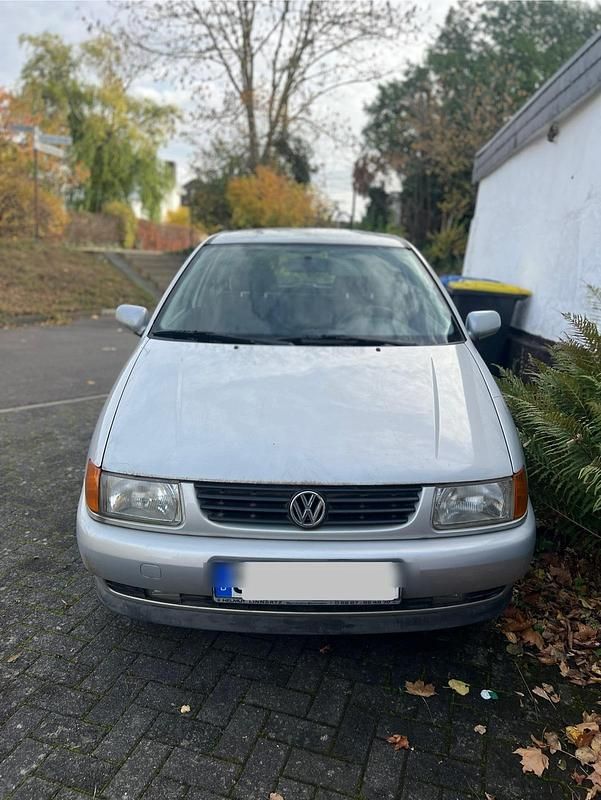 Silber Gebraucht 1998 VW Polo Kleinwagen | 880 € (Superpreis) - Bild 1/4