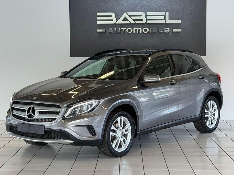Gebraucht Mercedes GLA220 177 PS (130 kW) 2016 Mountaingrau SUV