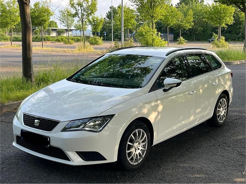 Weiß Gebraucht 2016 Seat Leon Kombi | 8.200 € (Fairer Preis) - Bild 1/4