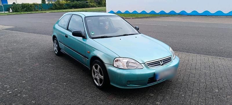 Grün Gebraucht 2000 Honda Civic Kleinwagen | 1.111 € - Bild 1/4