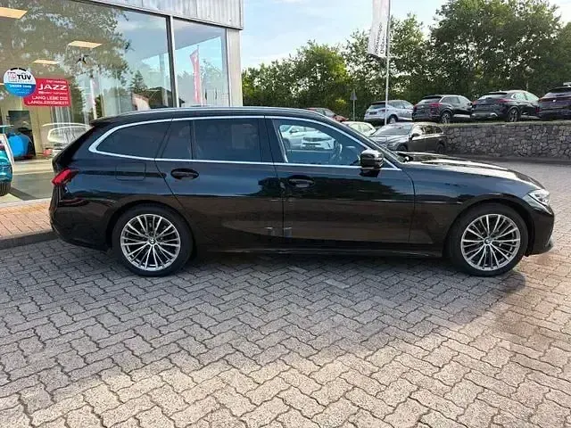 Gebraucht BMW 320 Luxury Line 190 PS (139 kW) 2022 Schwarz Kombi
