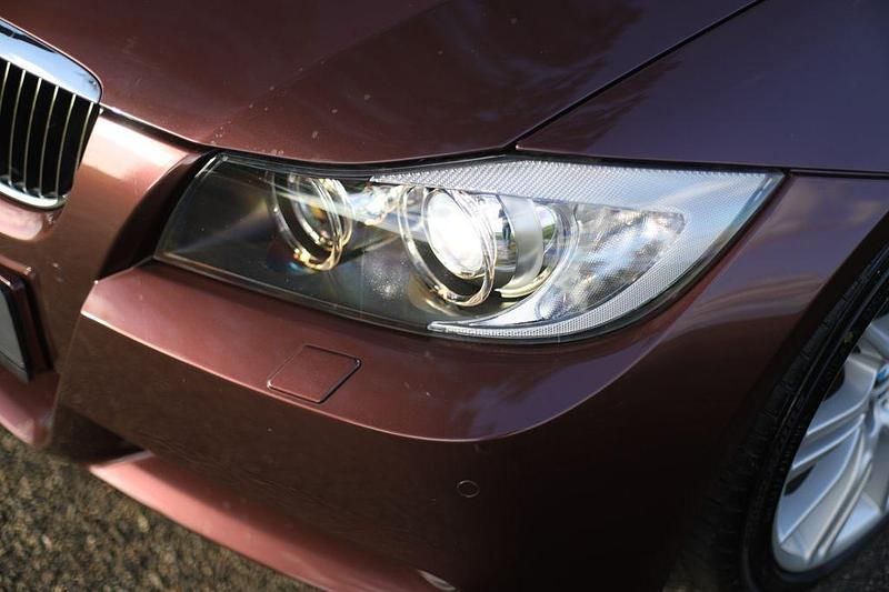 Gebraucht BMW 330 Performance 258 PS (189 kW) 2005 Rot Limousine