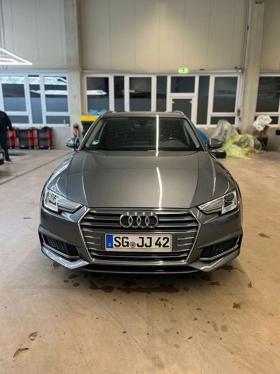 Second-hand Audi A4 Ambiente 170 CP (125 kW) 2019 Gri Break