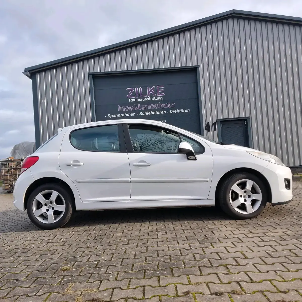 Gebraucht Peugeot 207 156 PS (114 kW) 2011 Weiß Kleinwagen