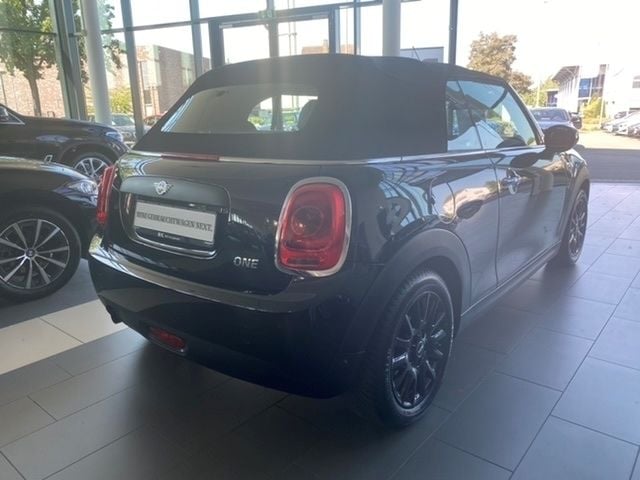 Gebraucht Mini One Cabriolet Pepper 102 PS (75 kW) 2019 Schwarz Cabrio