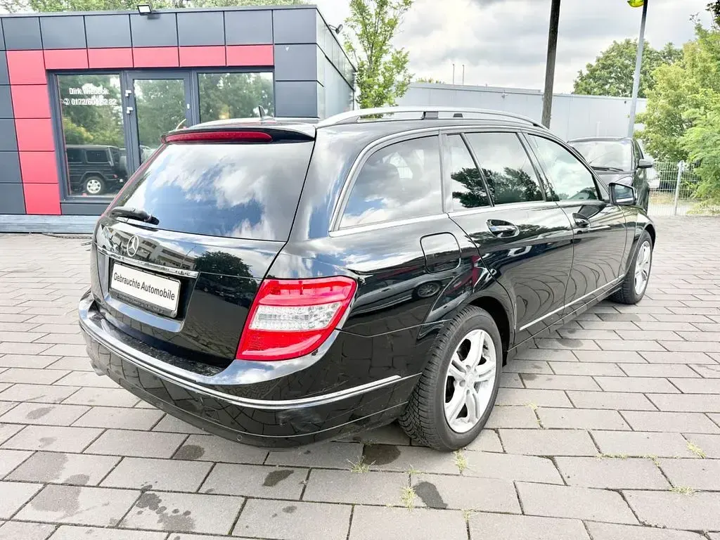Gebraucht Mercedes C250 204 PS (150 kW) 2011 Schwarz Limousine