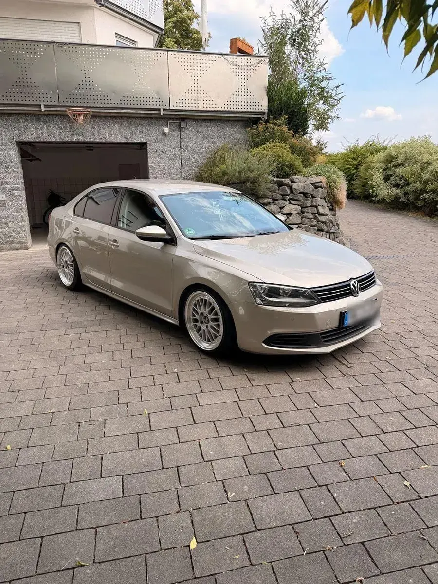 Gebraucht VW Jetta Comfortline 160 PS (117 kW) 2012 Silber Limousine
