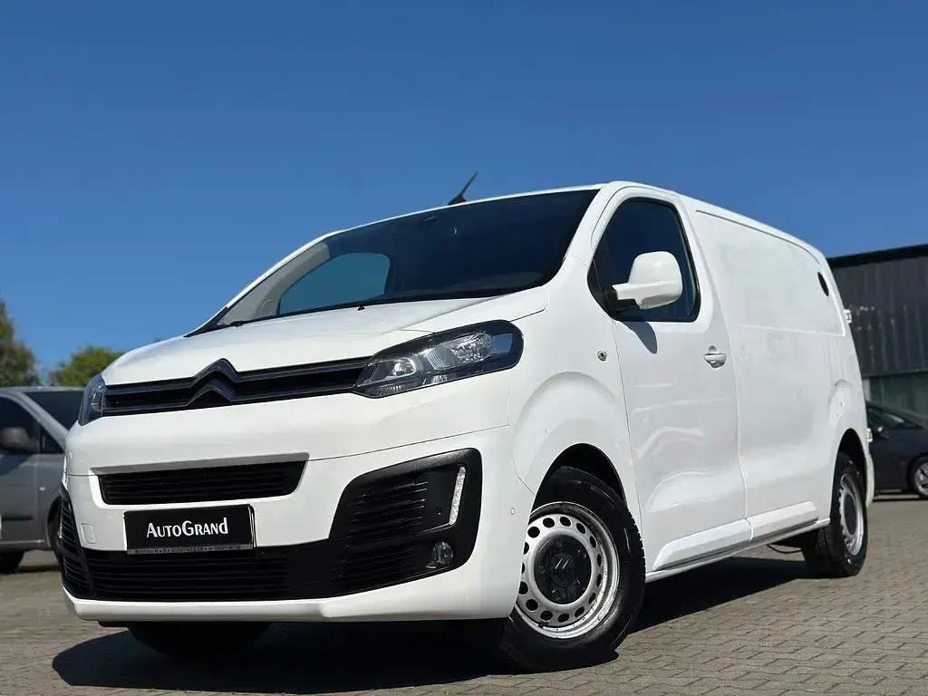 Second-hand Citroën Jumpy Business Class 122 CP (89 kW) 2017 Alb Monovolum